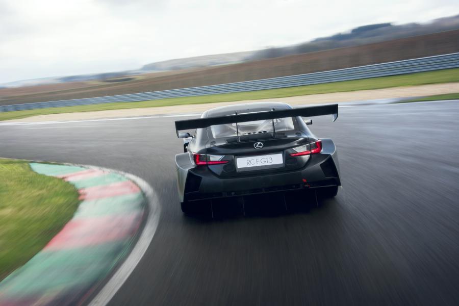  Lexus RC F GT3 2017 года  (фото 20 из 39)